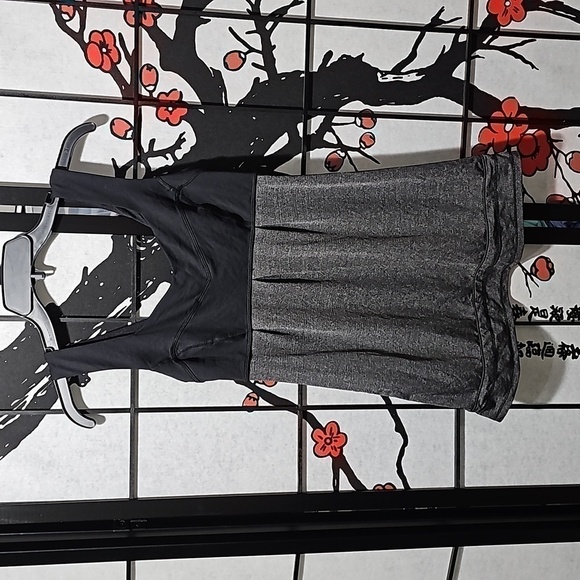 Lululemon Black Gray Athletic Tank Top Size 4 - Picture 1 of 7